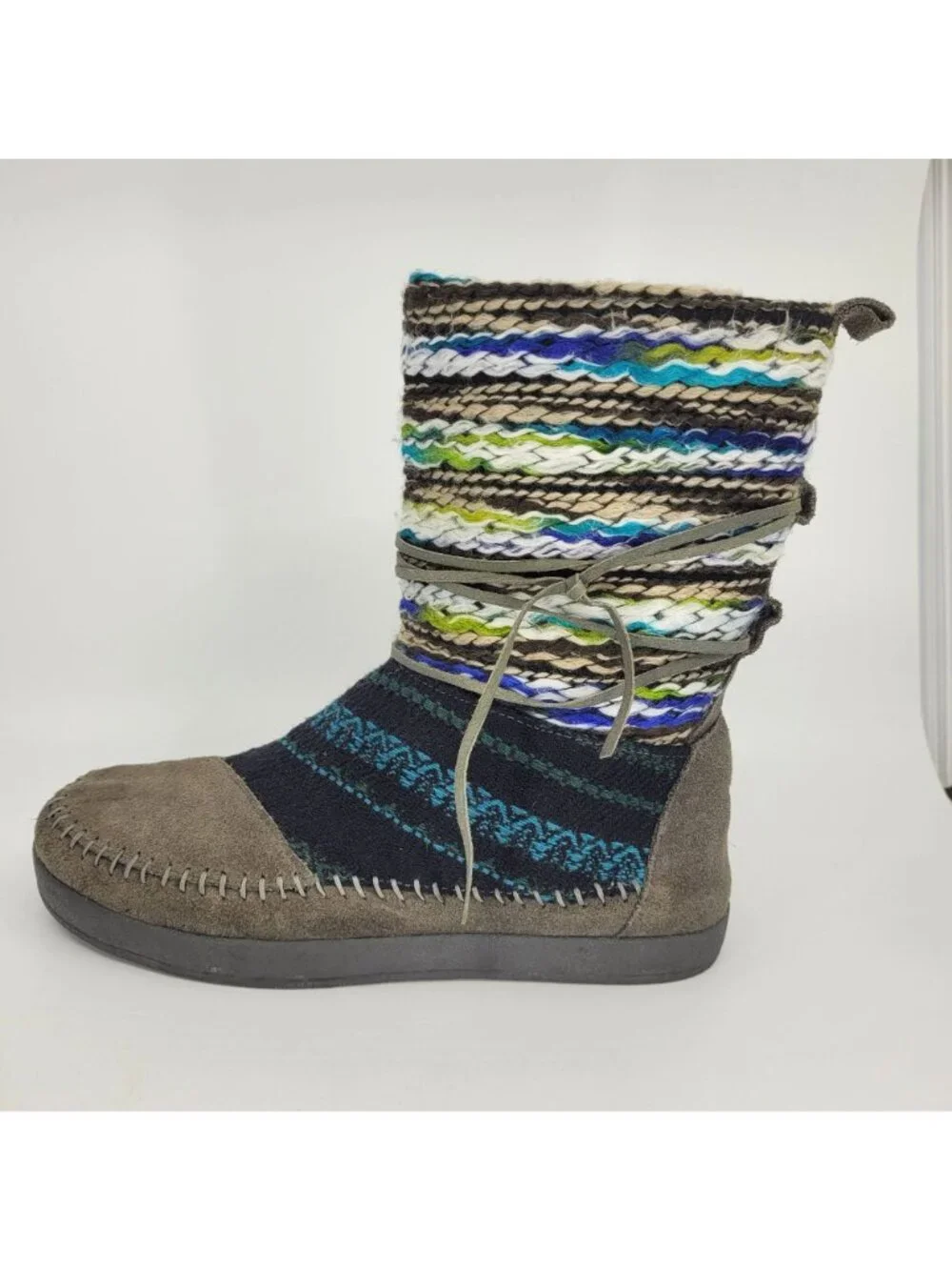 TOMS Nepal Yarn Boots Moccasin Women's Size 7.5 Suede Knit Grey Winter Fleece